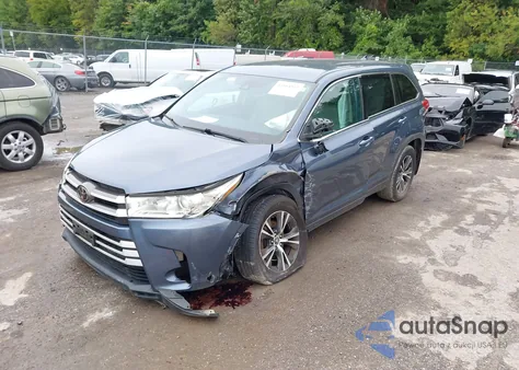 2018 Toyota Highlander Le Plus from USA, damaged, VIN 5TDBZRFH3JS878598